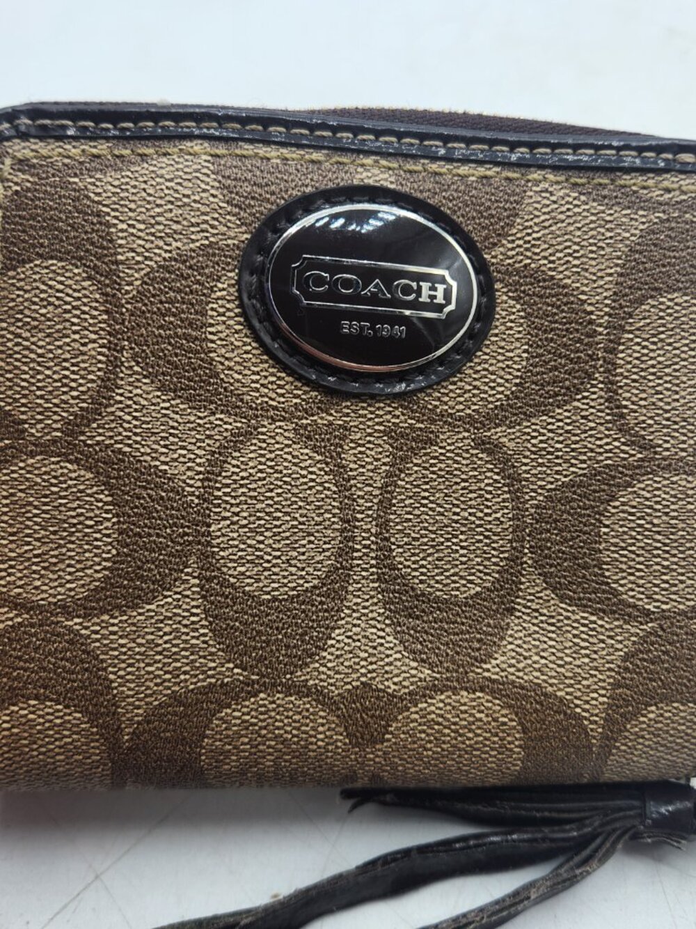 COACH SIGNATURE MEDIUM ZIP AROUND HERITAGE KHAKI MAHOGANY